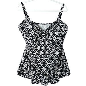Womens Black White Geometric Swim Top Tankini Sz 20 Plus Size Flattering Ruched